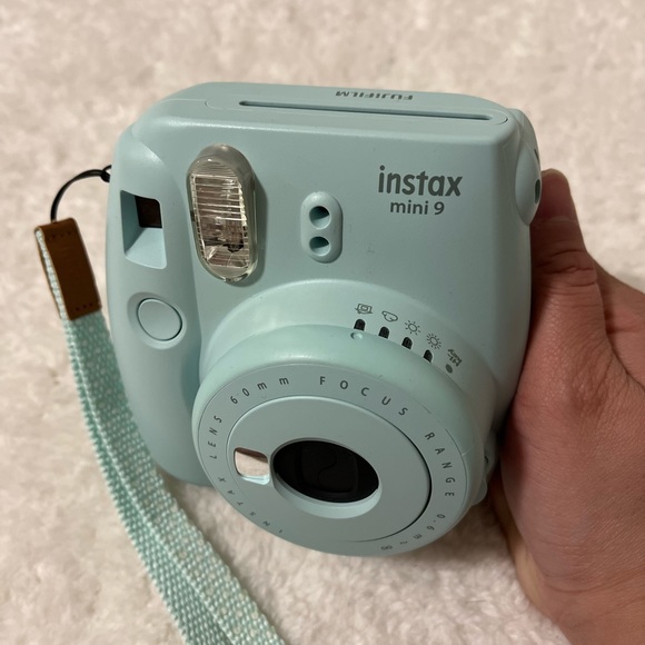 Kept unused Instax mini 9 Jufifilm polaroid camera with case - Picture 6 of 6